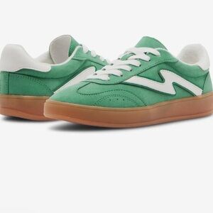 Madden Girl Giia Lace-Up Low-Top Sneakers